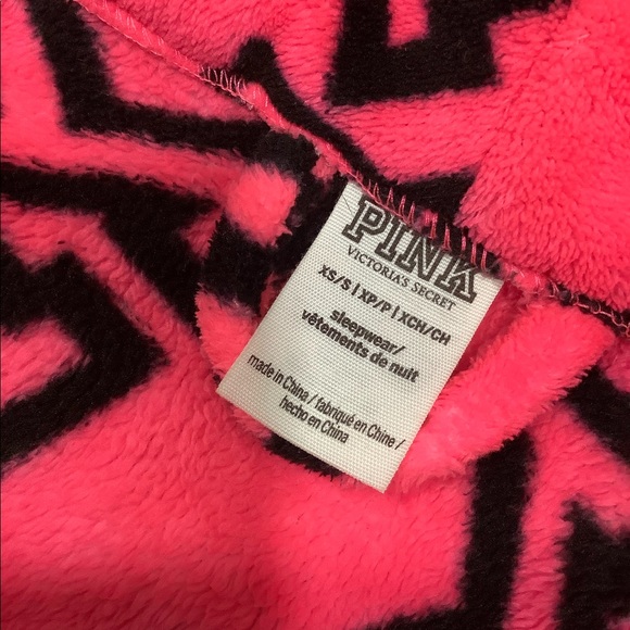 ULTRA SOFT PINK BY VICTORIA’S SECRET ROBE - Picture 4 of 7